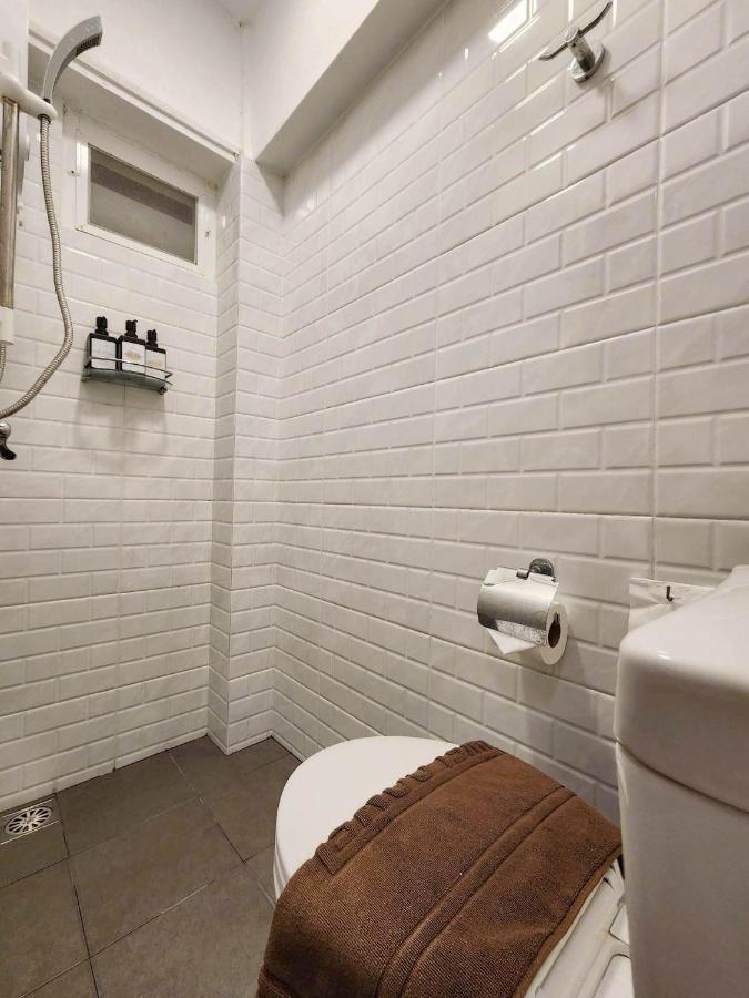 Canal View Lo-Ha Guest House, Contactless Check-In Банкок Екстериор снимка