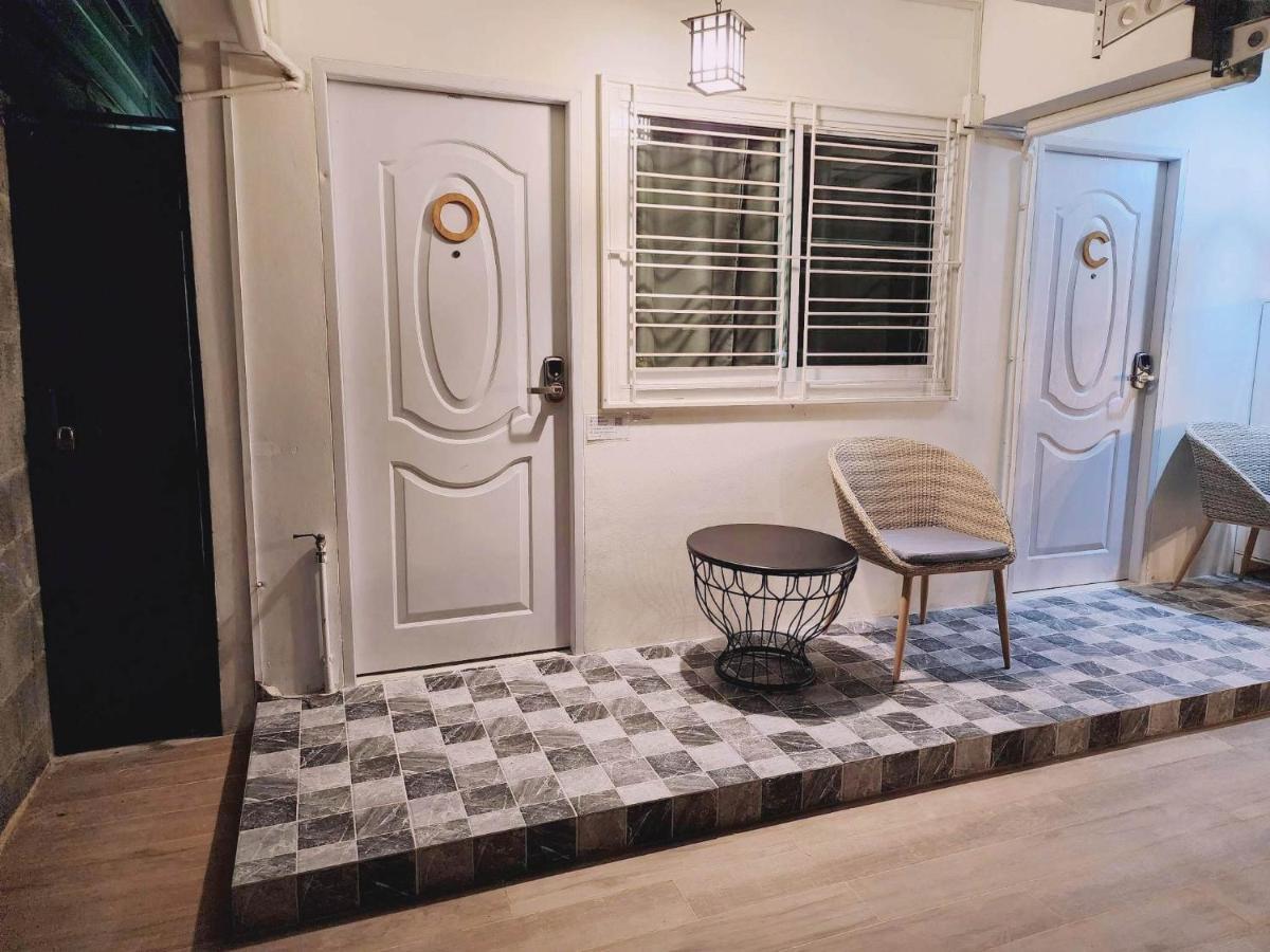 Canal View Lo-Ha Guest House, Contactless Check-In Банкок Екстериор снимка